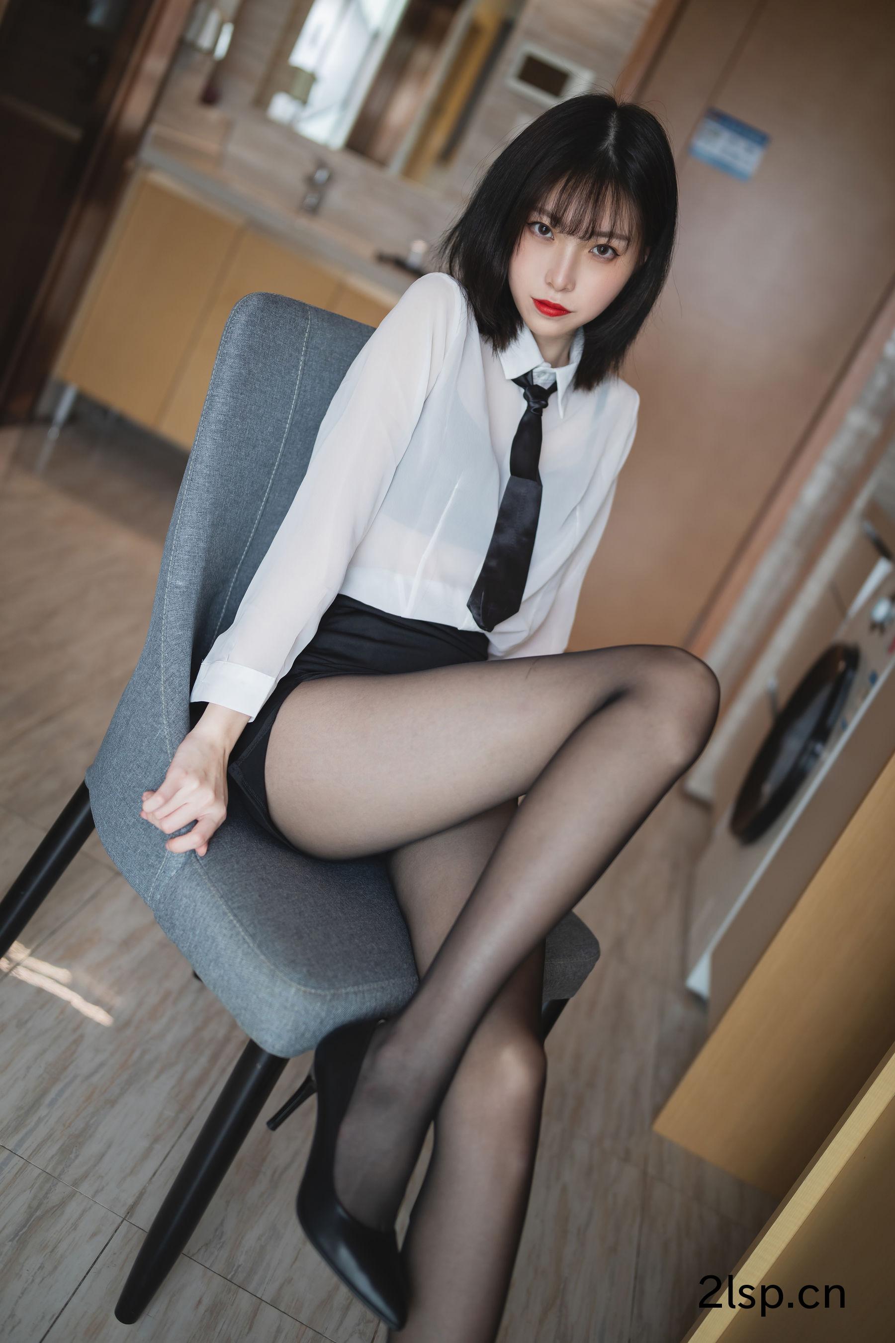 [福利COS]许岚-OL制服