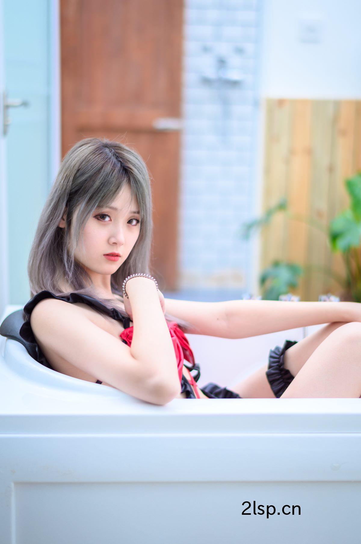 Coser@Akisoso秋楚楚Vol.011礼物私房调色