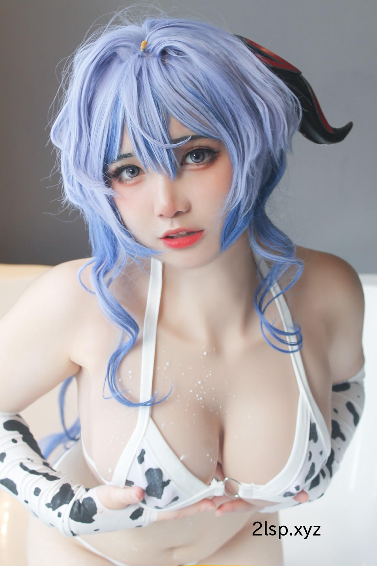 Coser@Maria-Desu-–-Ganyu-CowMaria-Desu