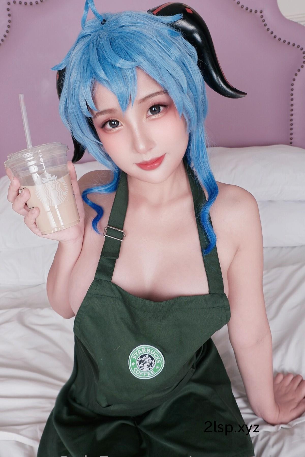 Coser@PuyPuy-Chan-–-Ganyu-StarbucksPuyPuy-Chan