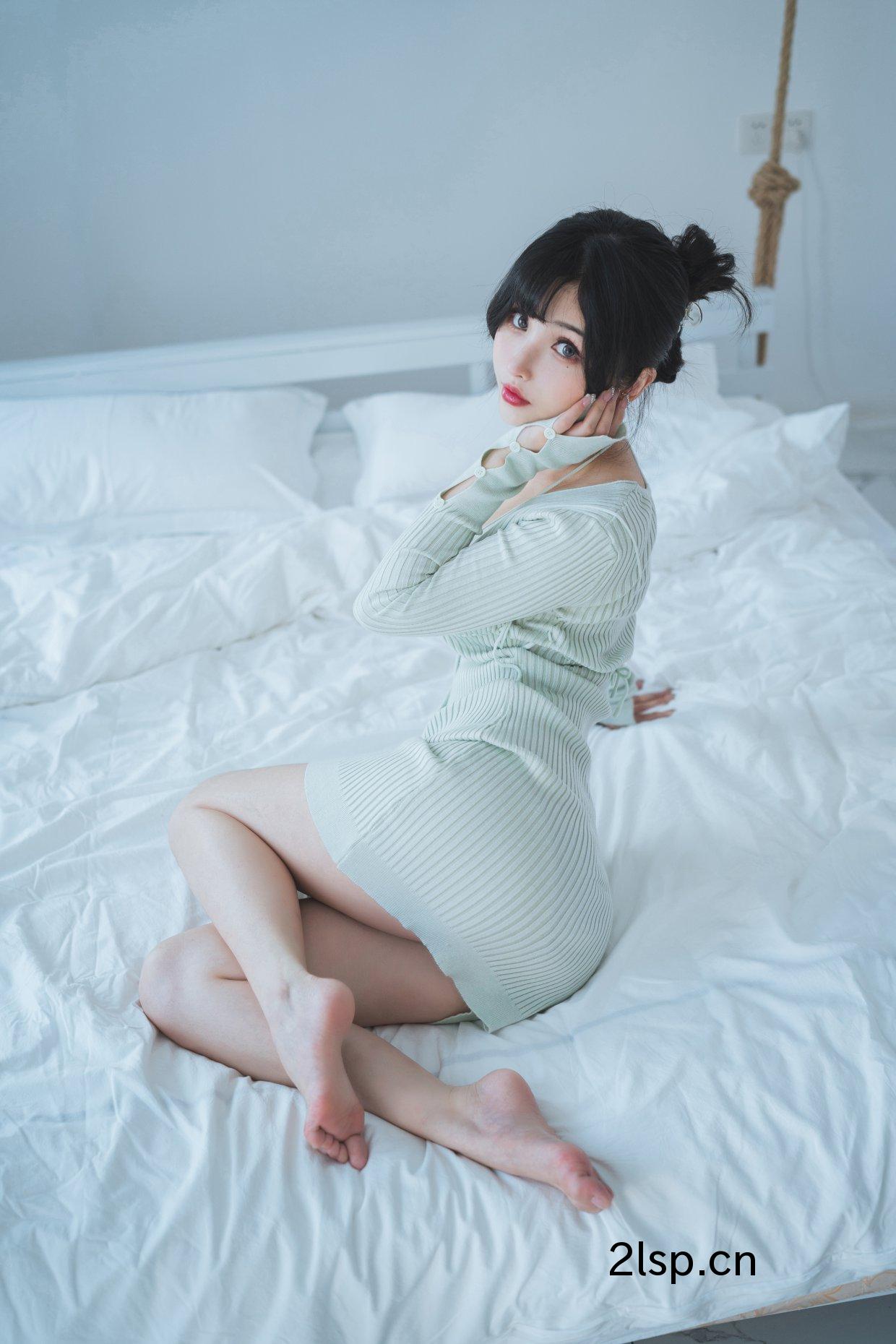 Coser@rioko凉凉子Vol.073人妻毛衣