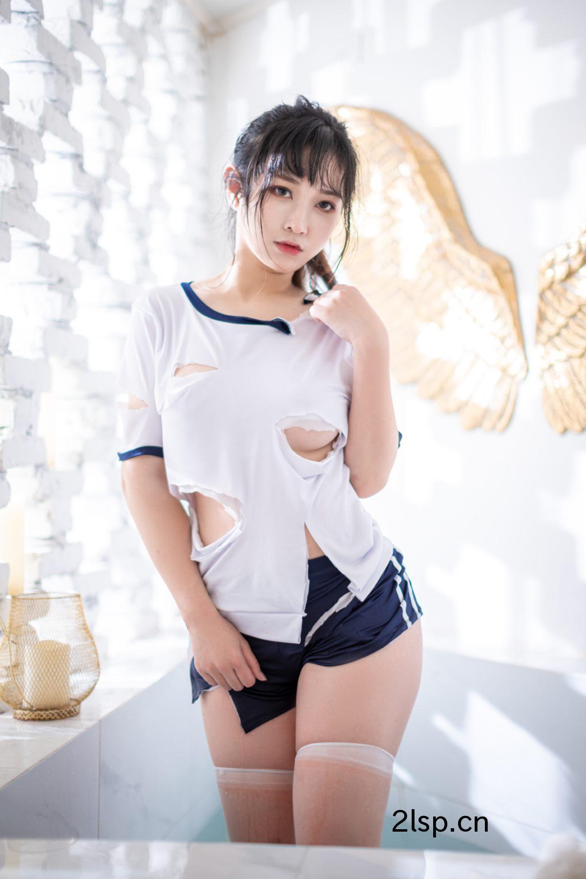 Coser@奇行家狗崽Vol.001浴场的体操服