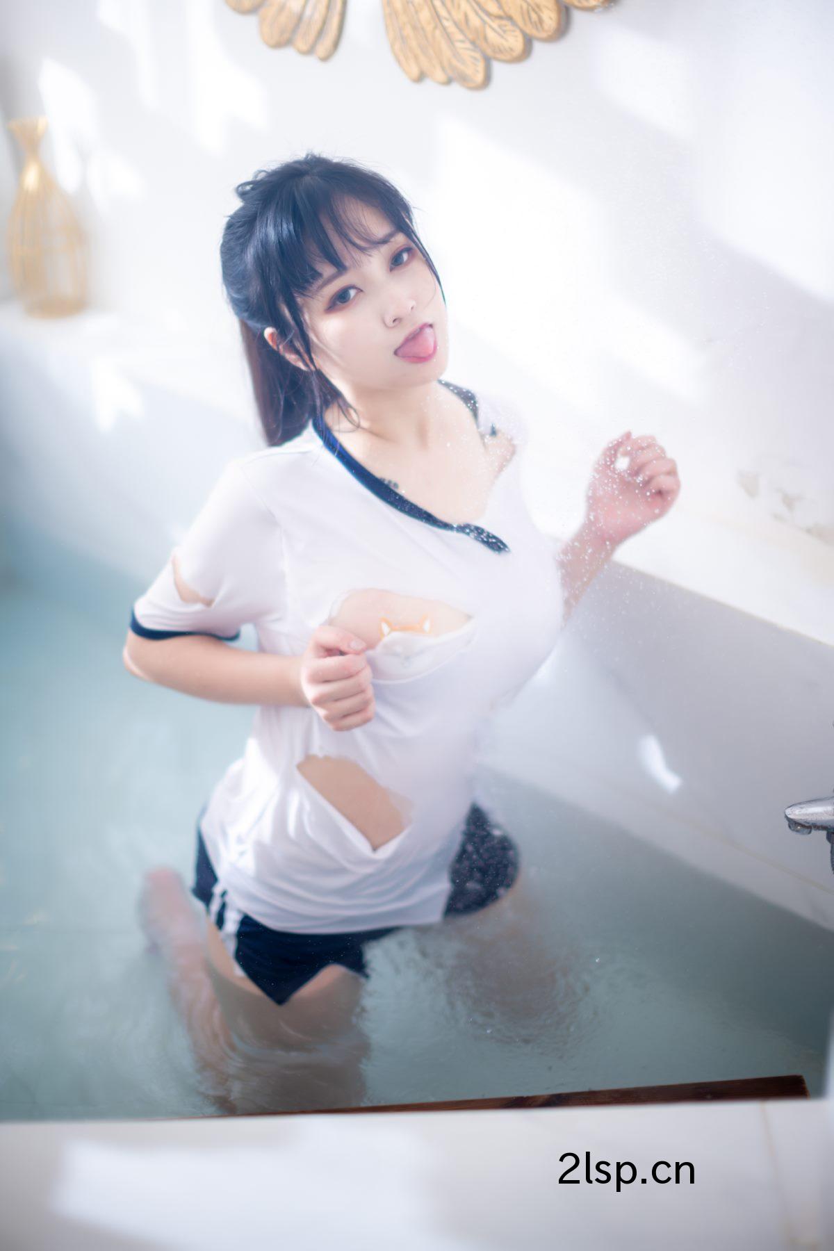 Coser@奇行家狗崽Vol.001浴场的体操服