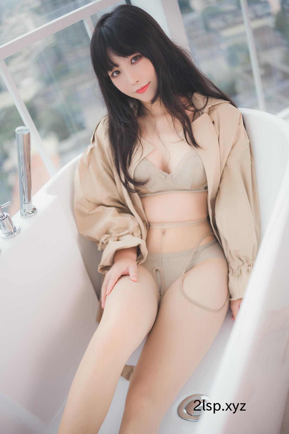 Coser@汪知子-Vol.011-风衣风衣