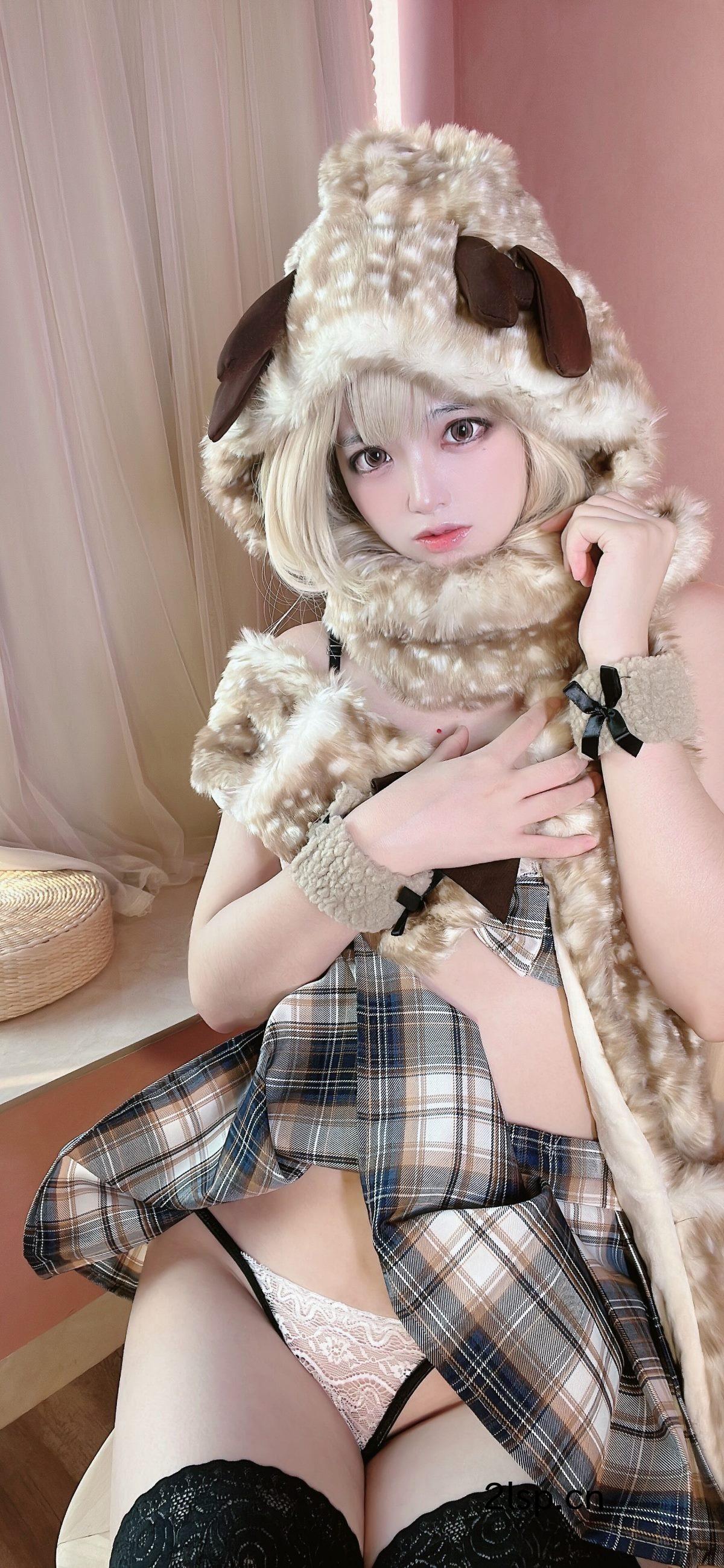 Coser@疯猫ssVol.0802022新春生日本02麋鹿少女