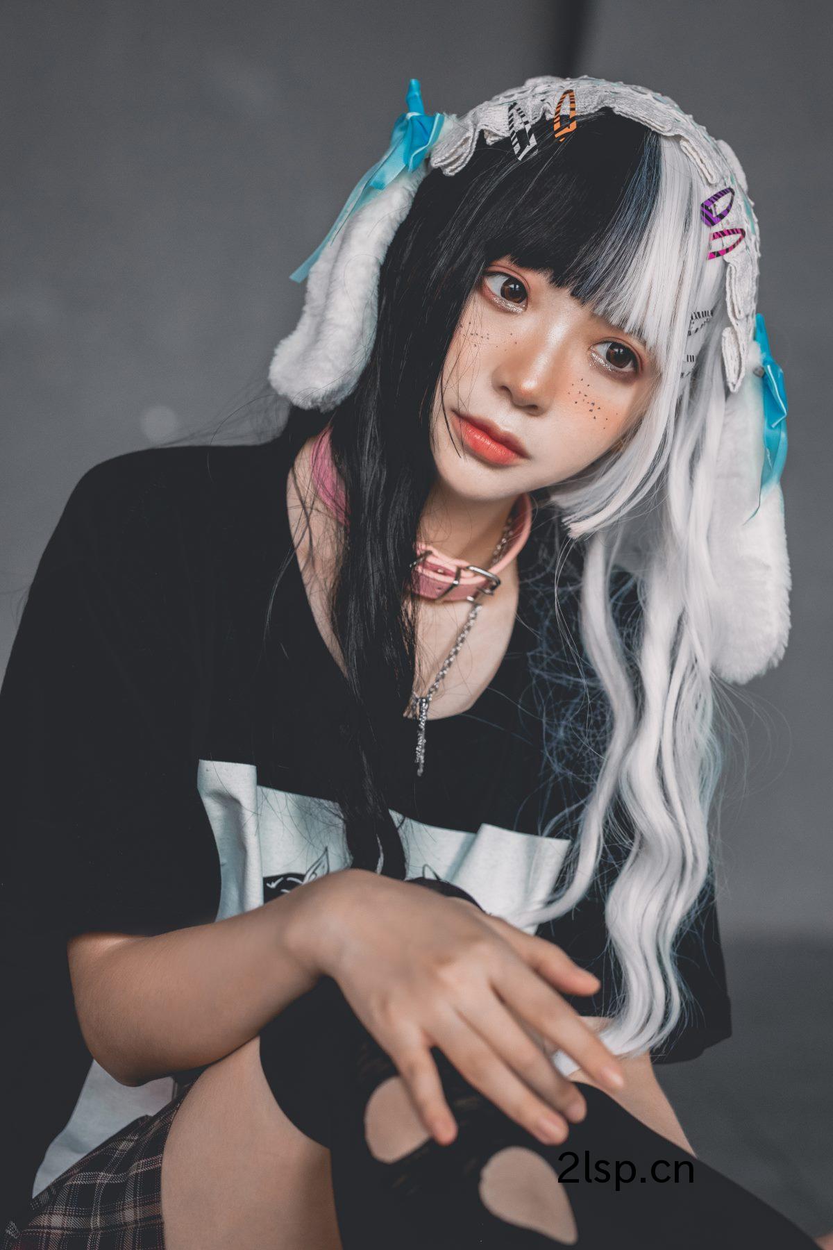 Coser@疯猫ssvol.084雀斑少女