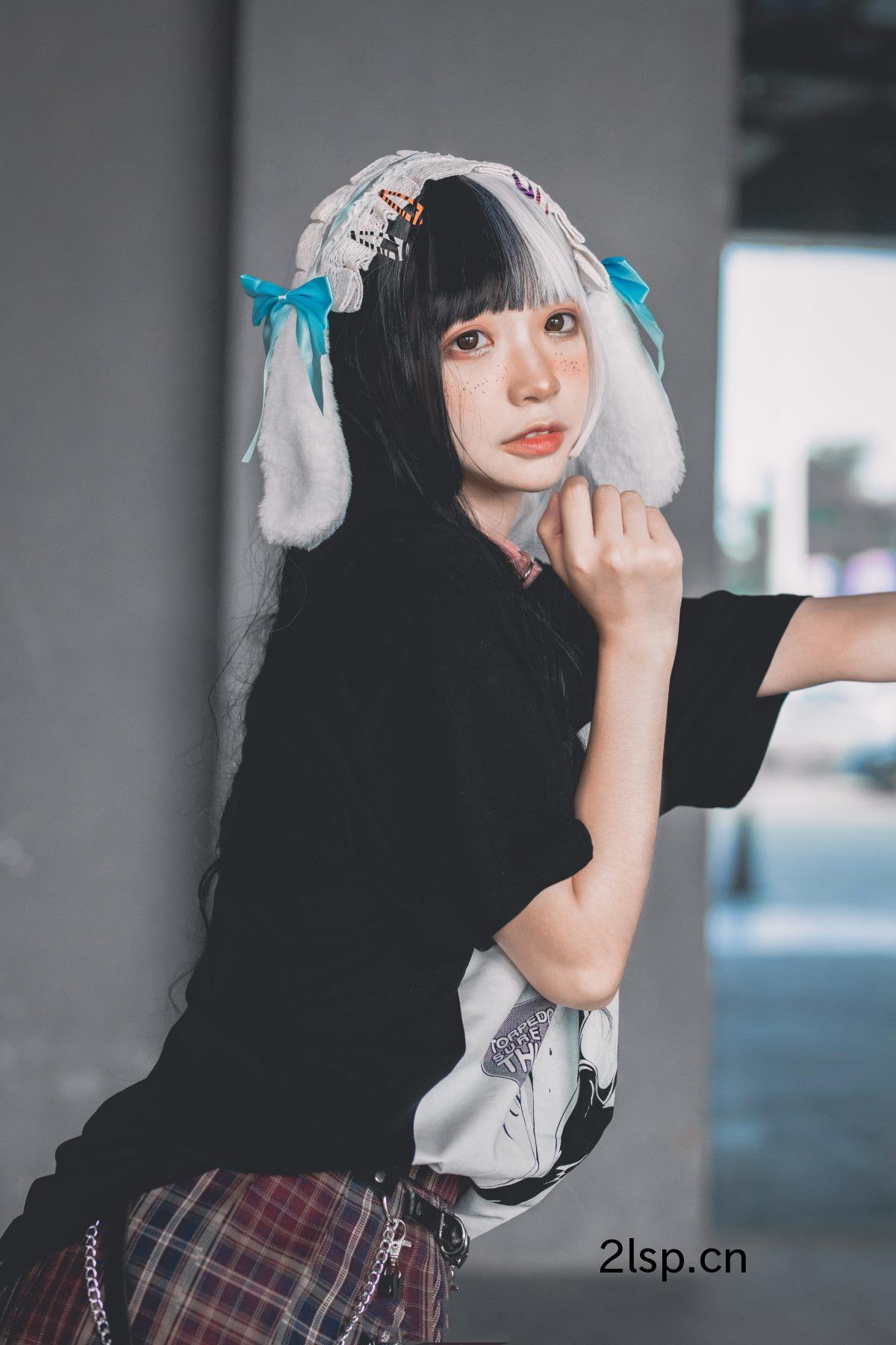 Coser@疯猫ssvol.084雀斑少女