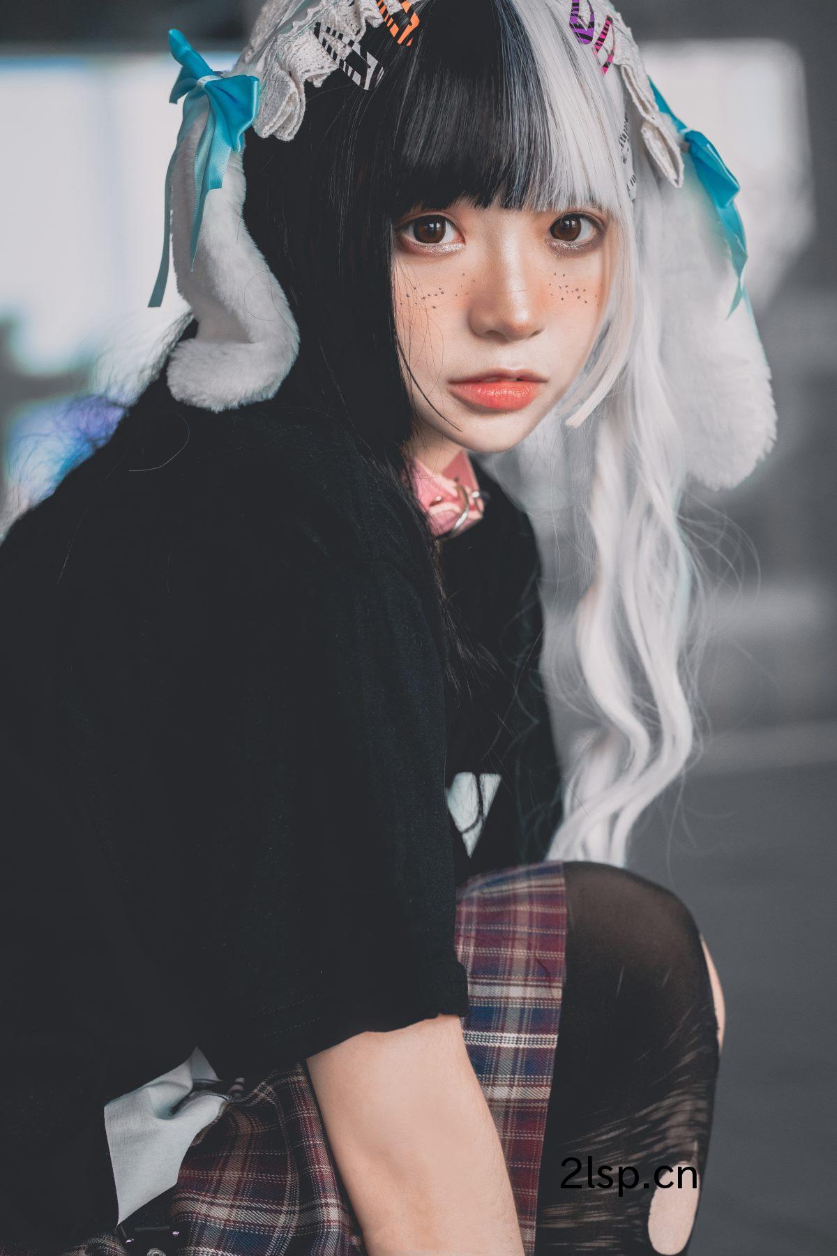 Coser@疯猫ssvol.084雀斑少女