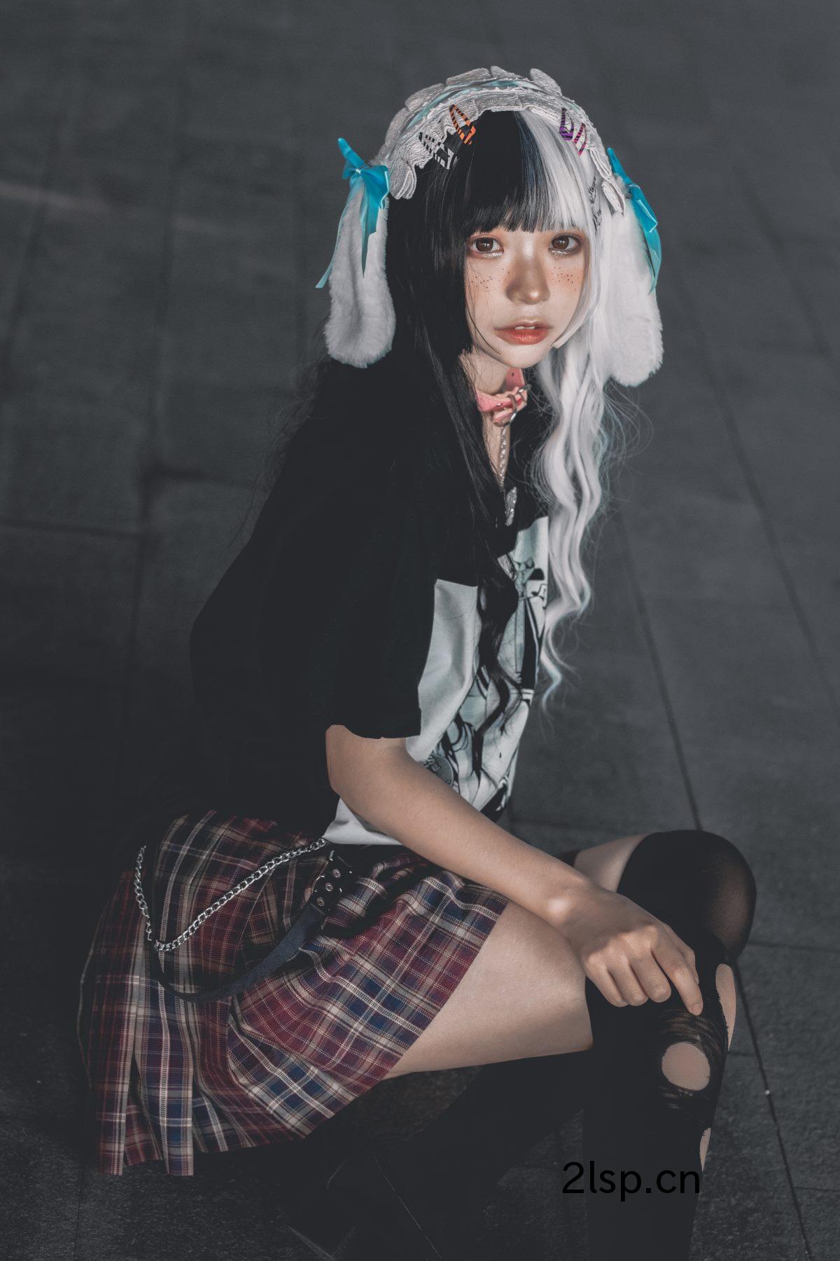 Coser@疯猫ssvol.084雀斑少女