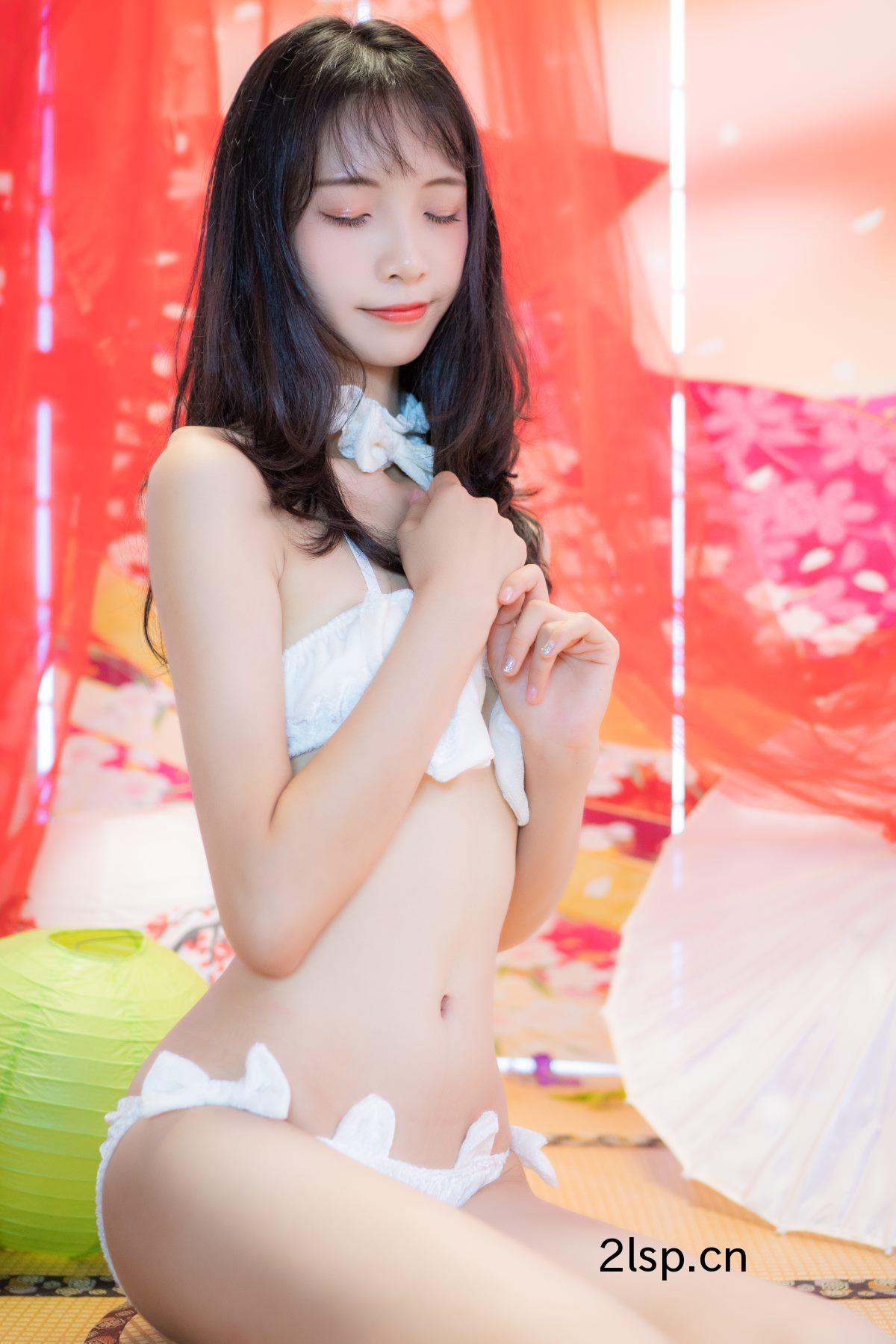 Coser@西瓜少女Vol.004日系棚拍白猫咪内衣