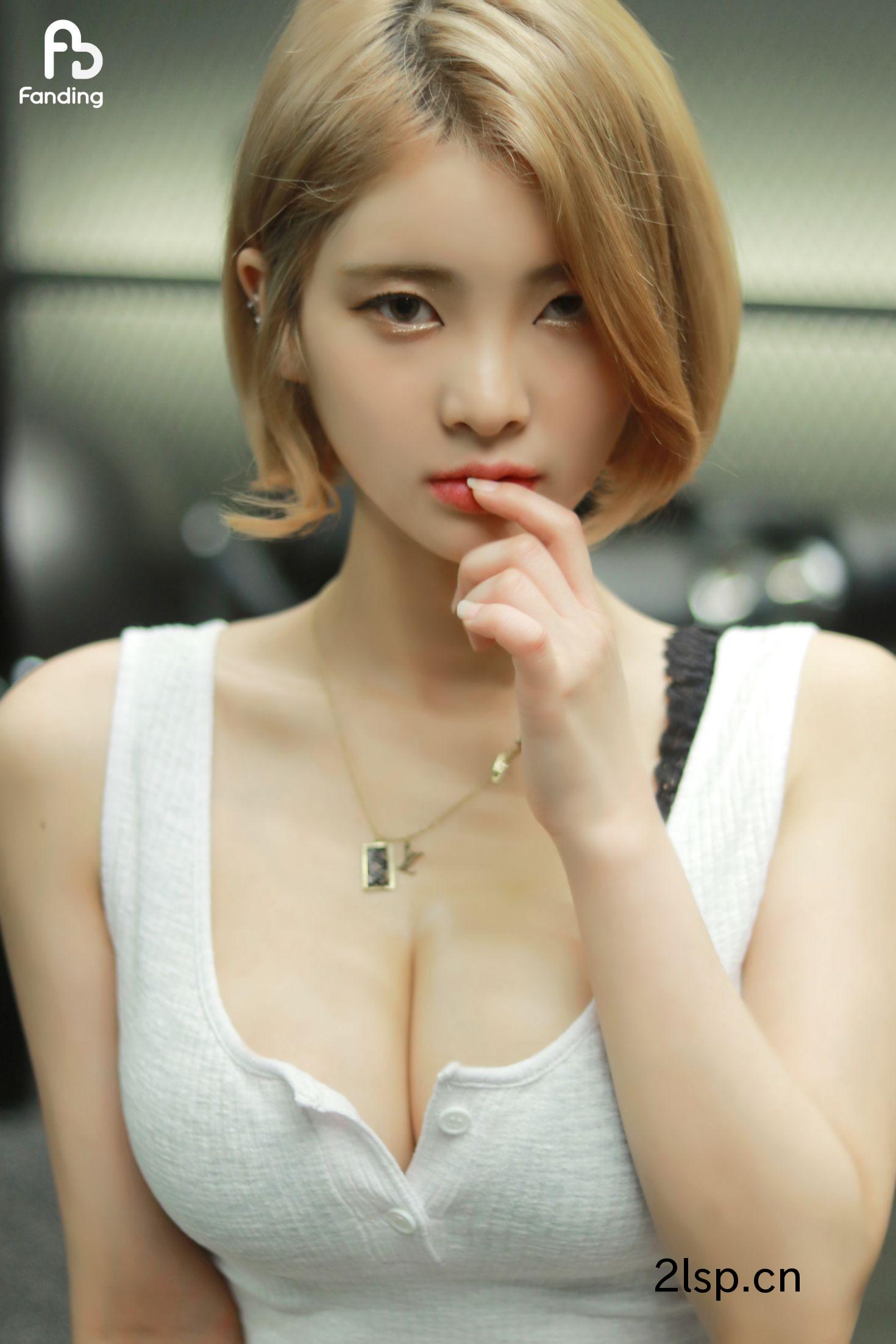 Fanding-Yeon-Gym-Girl