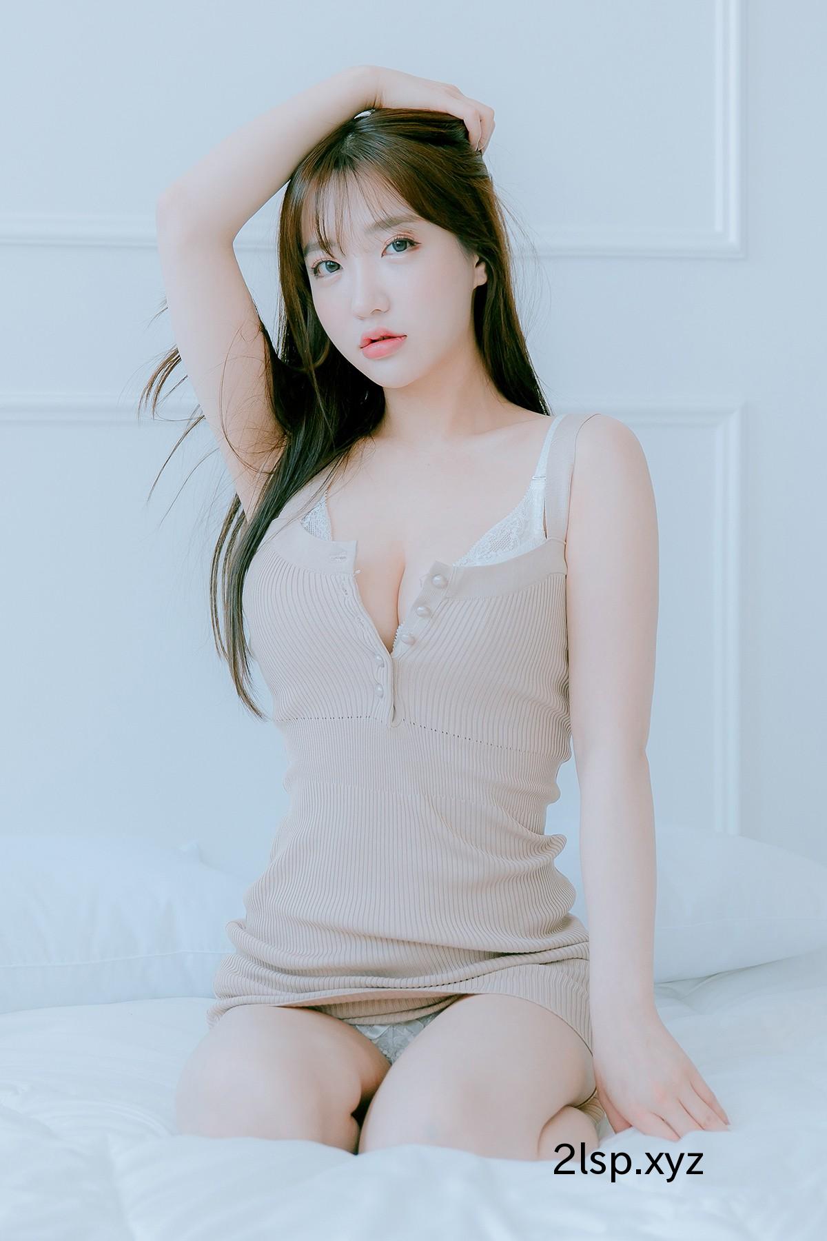 JOApictures-Son-Ye-Eun-손예은-JOA-20-APR-Vol.1손예은