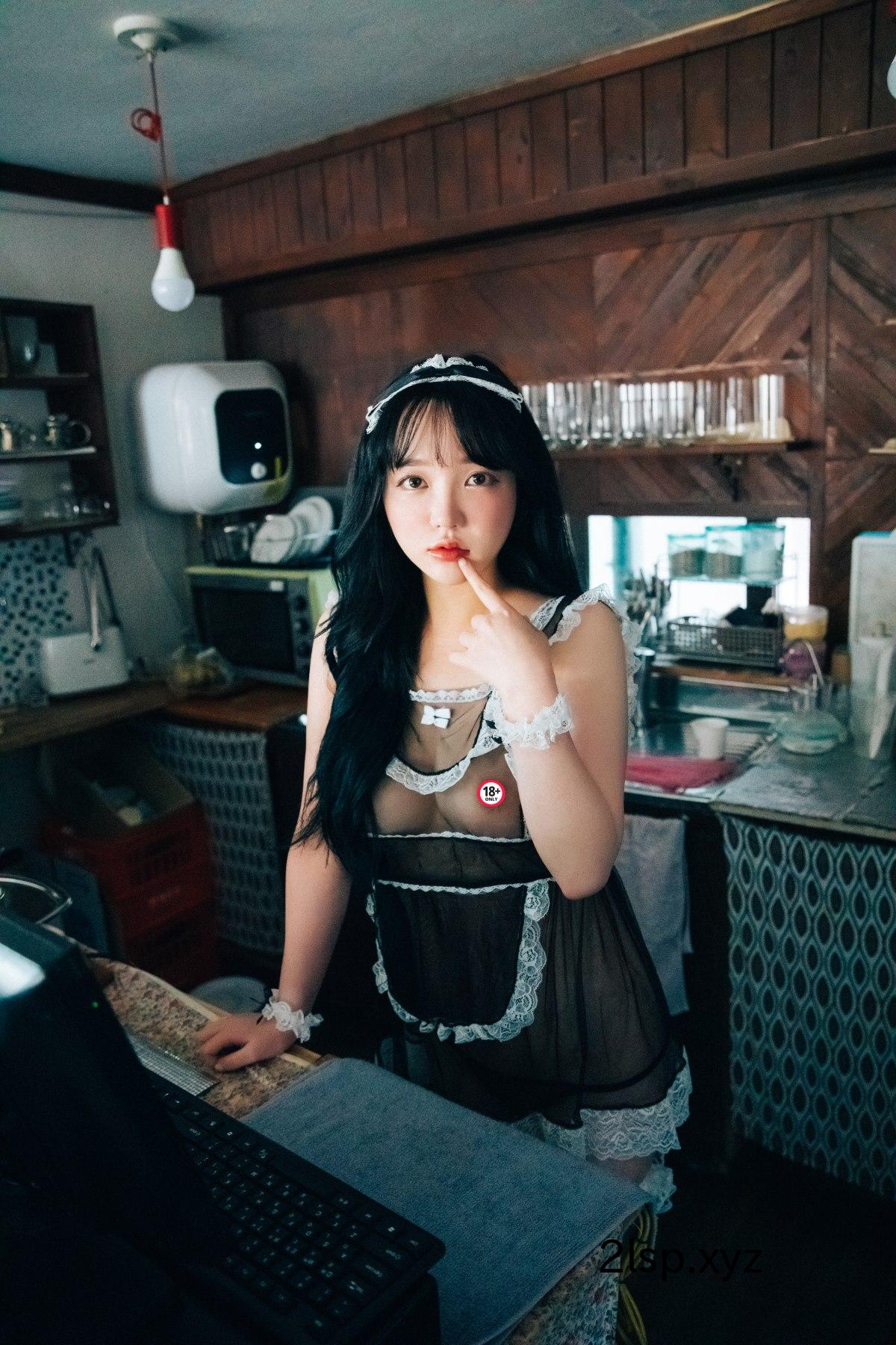 Loozy-Son-Ye-Eun-손예은-–-Fetish-Cafe손예은