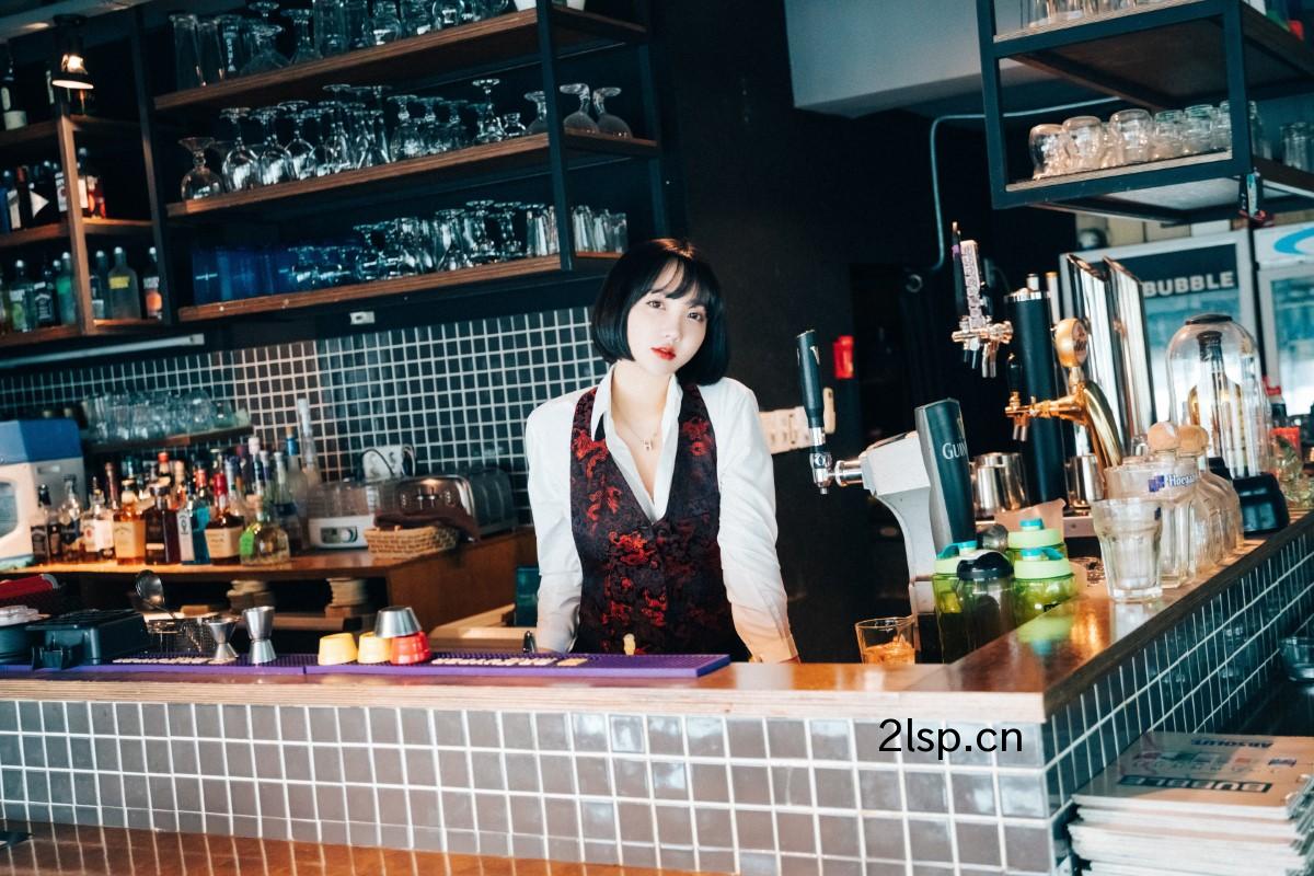 Loozy-Son-Ye-Eun-손예은-–-Tainted-Love-Bar손예은
