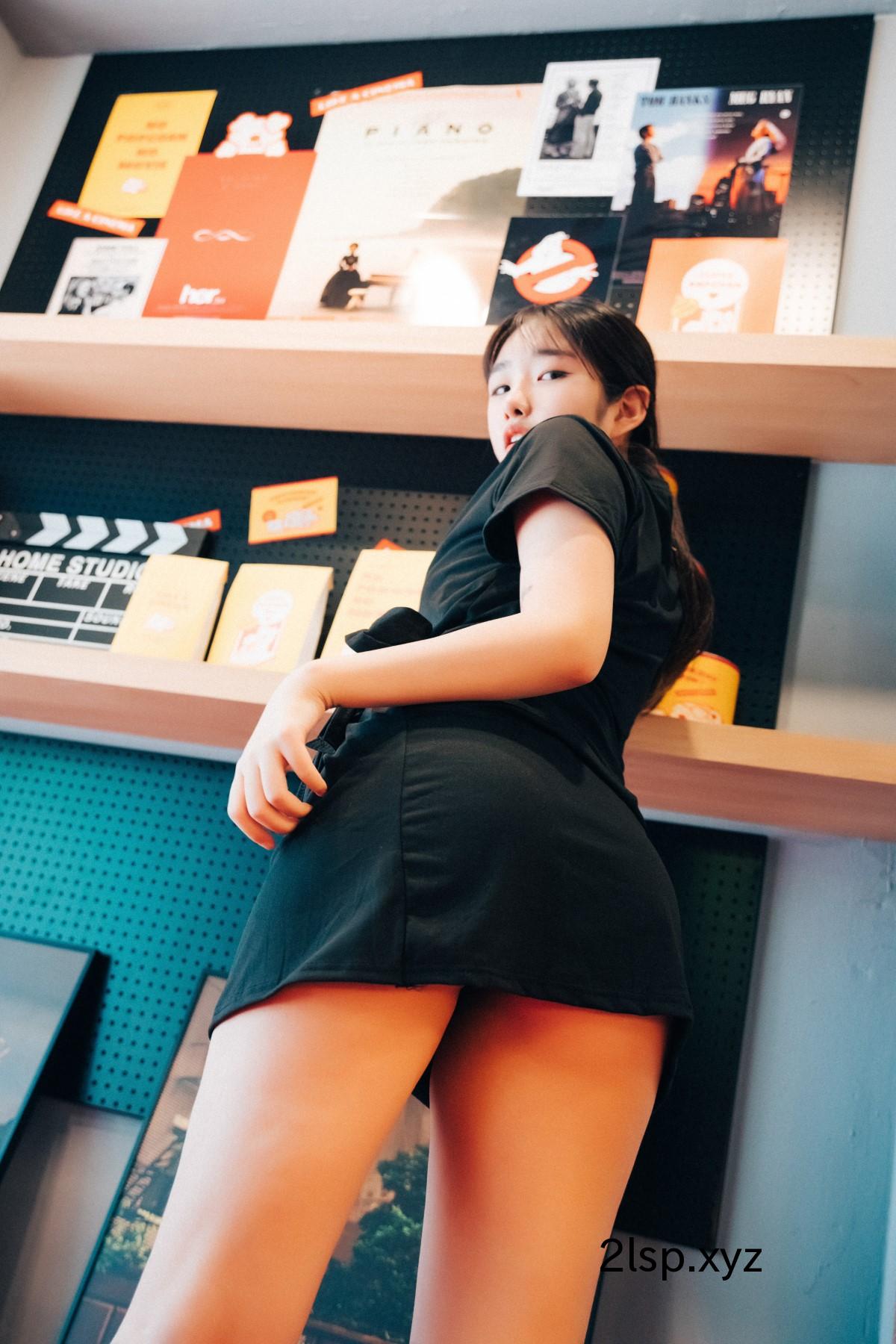 Loozy-Sonson-손손-Cinema-Girl-S.Ver손손