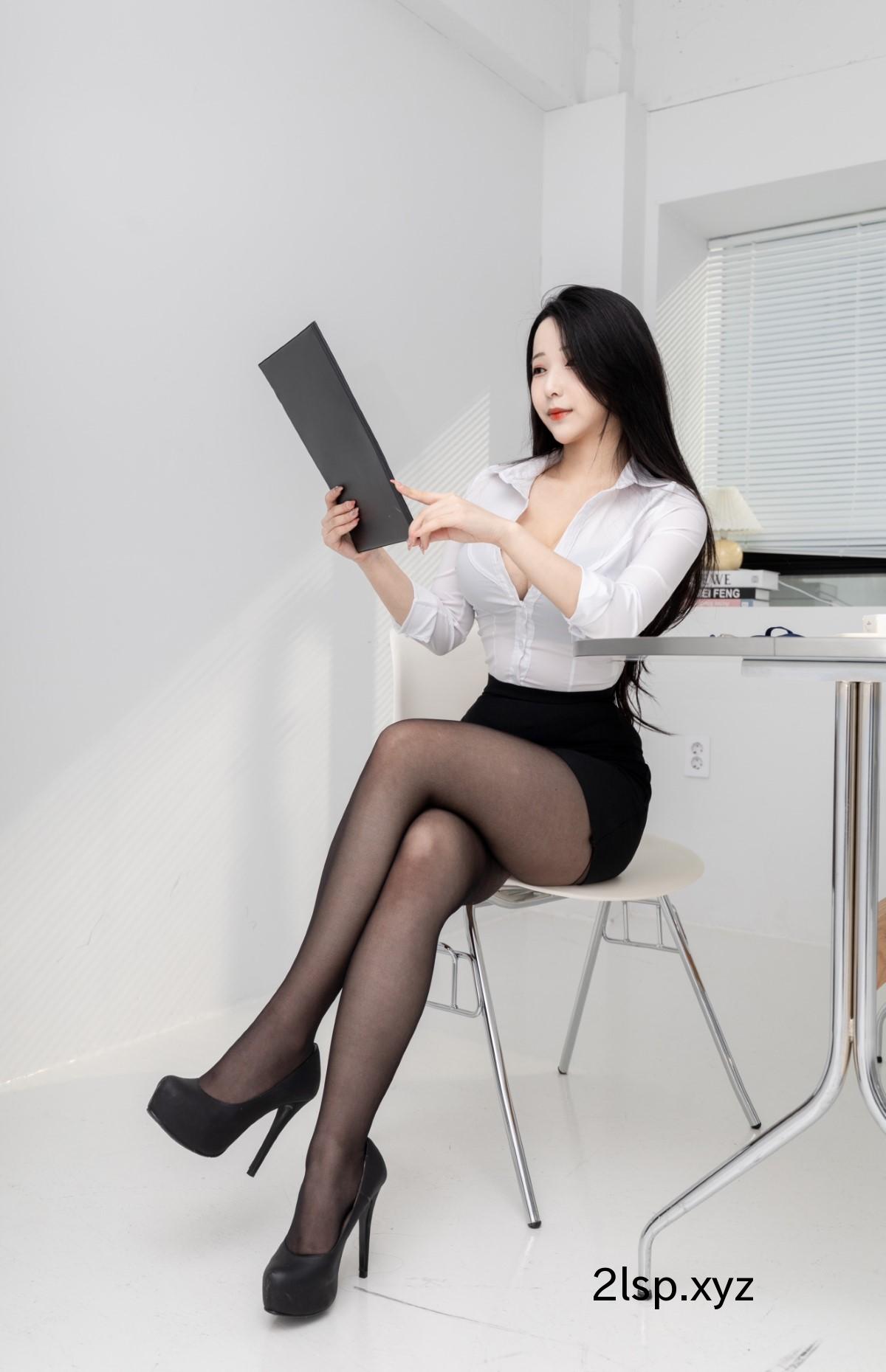 PUSSYLET-Vol.38-Seolhwa-설화-–-Office설화