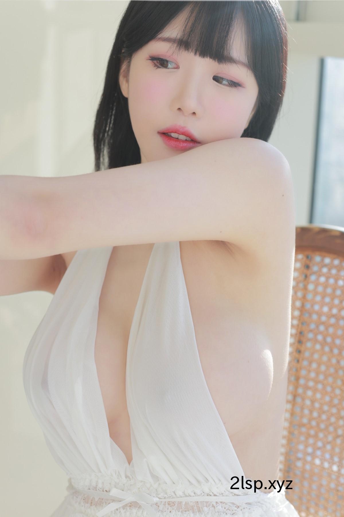 Patreon-Addielyn-에디린-–-Girl-In-White-Dec-2021에디린