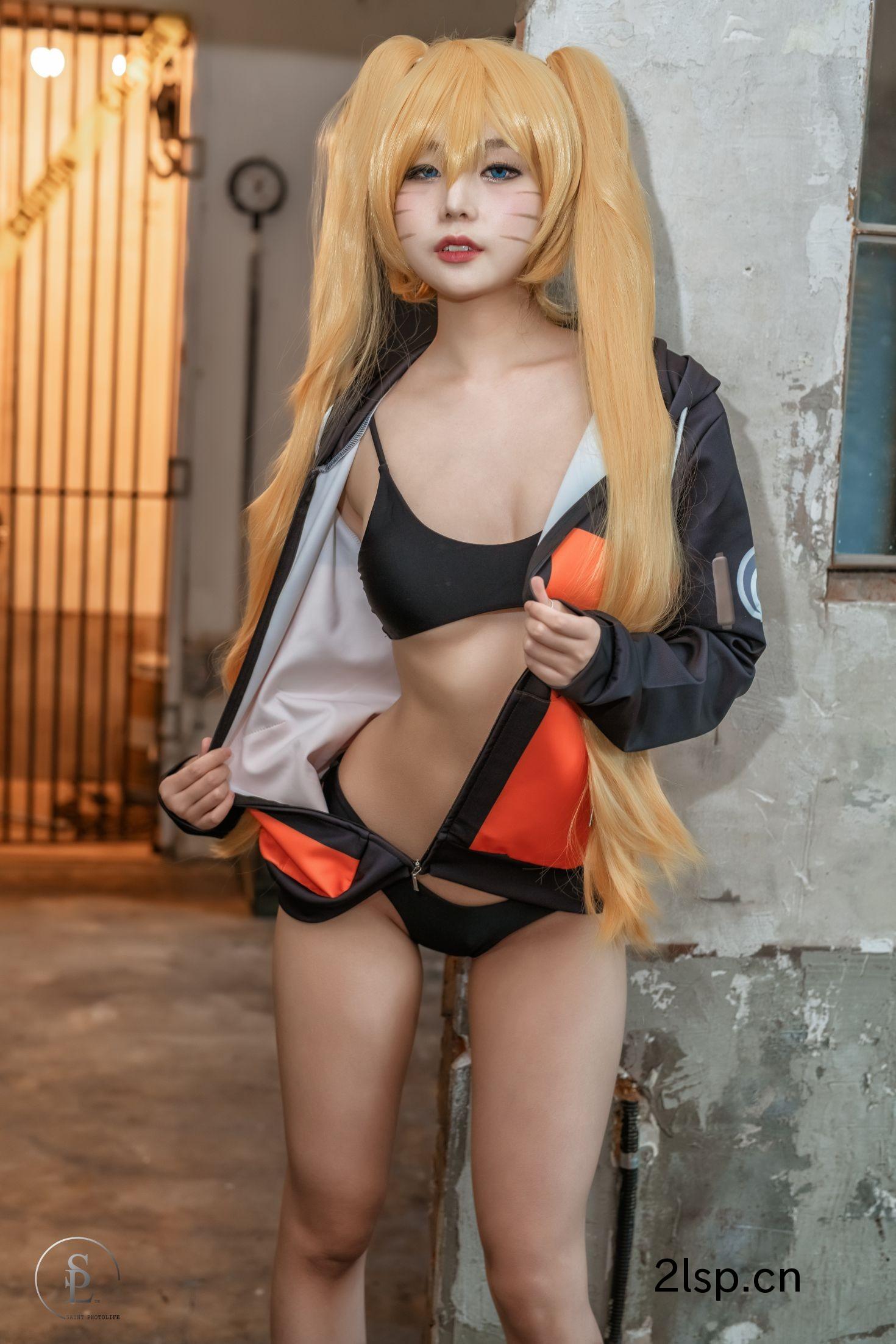 Webpictorial-Naruto-Erotic-transformation