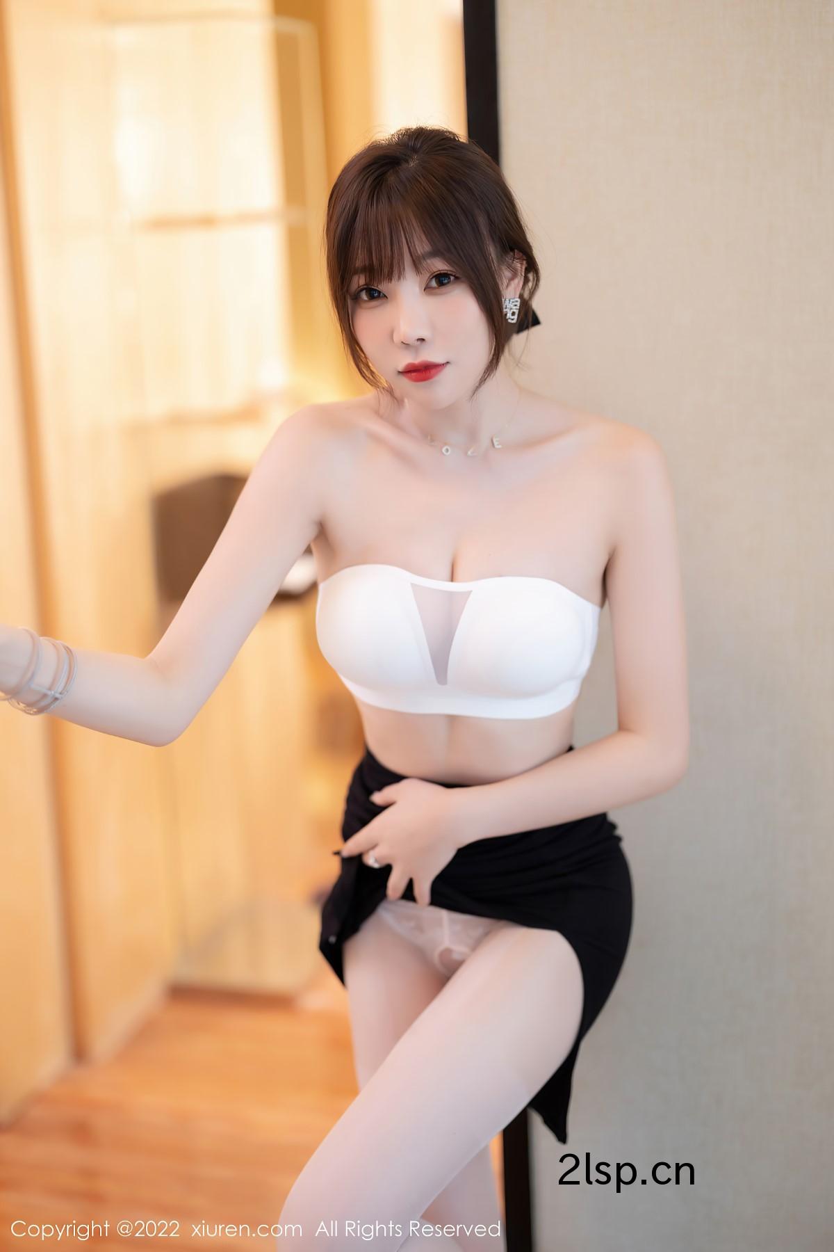 XiuRen秀人网-No.5500-Xu-Li-Zhi-Booty徐莉芝Booty