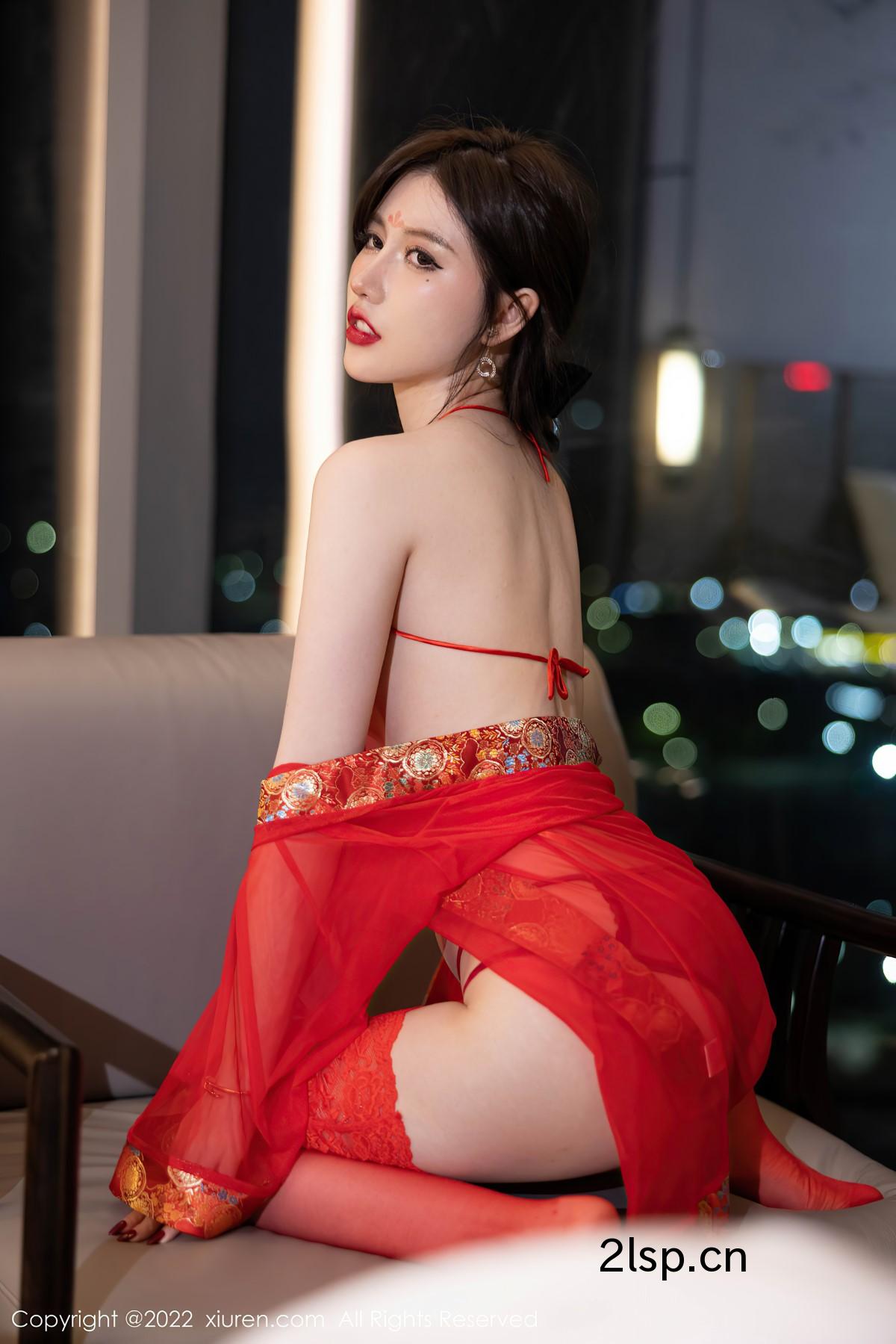 XiuRen秀人网-No.5619-Mei-Tao-Jiang美桃酱