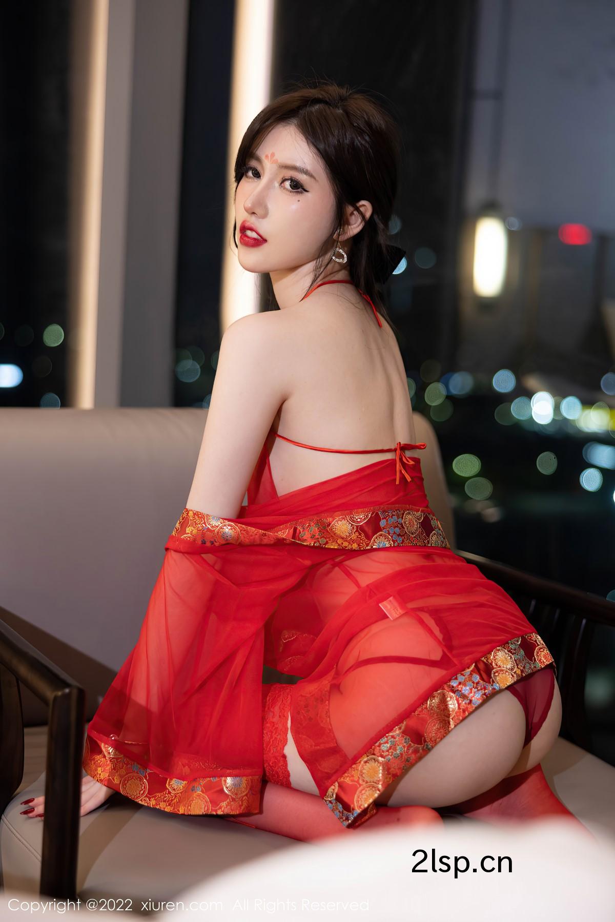 XiuRen秀人网-No.5619-Mei-Tao-Jiang美桃酱