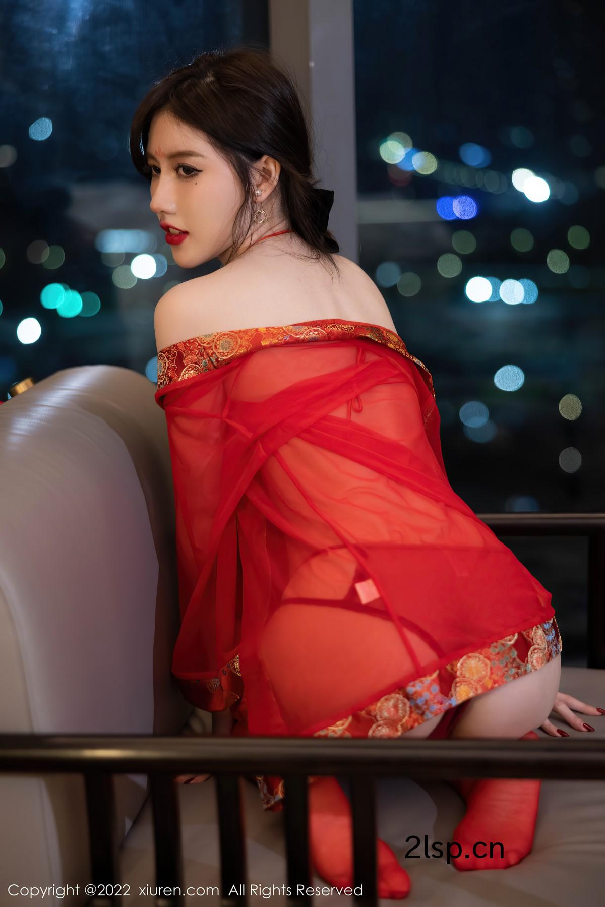 XiuRen秀人网-No.5619-Mei-Tao-Jiang美桃酱