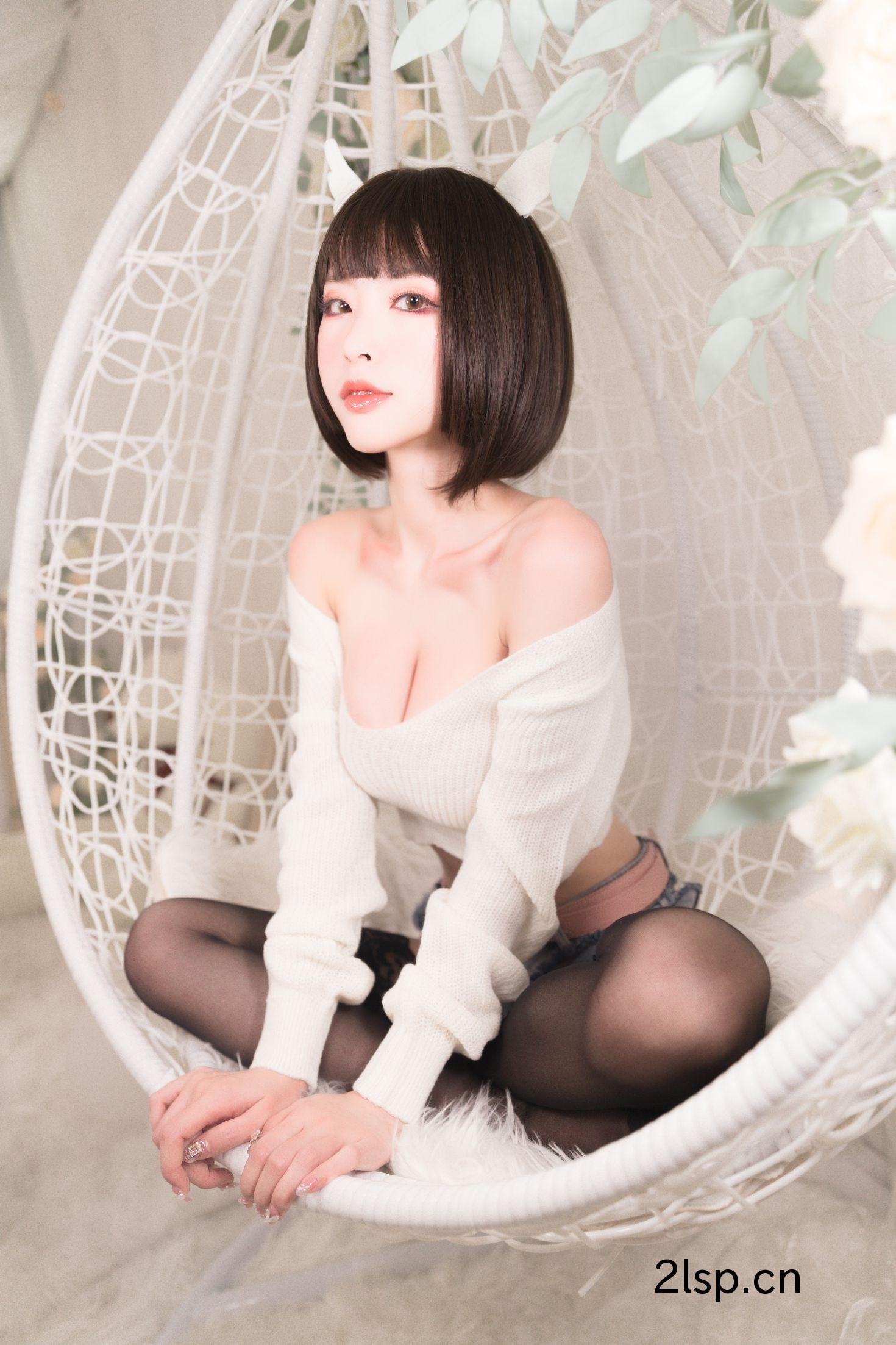 清水由乃-白色毛衣