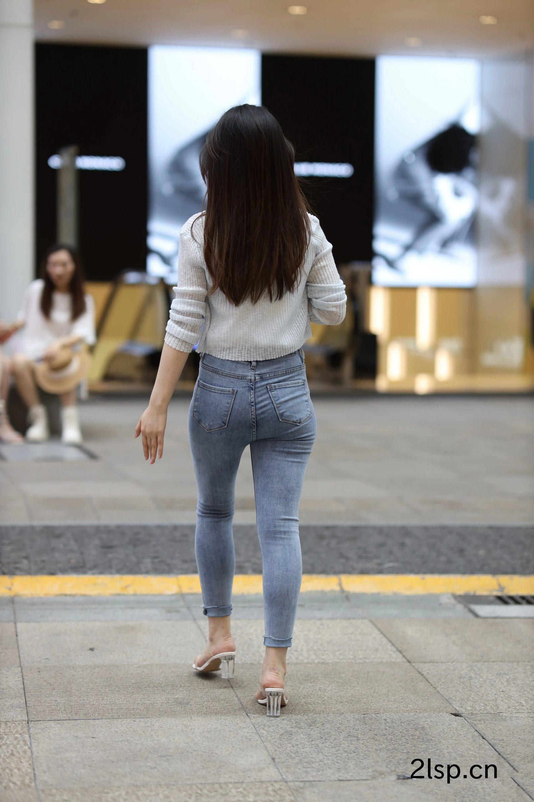银色耳钉